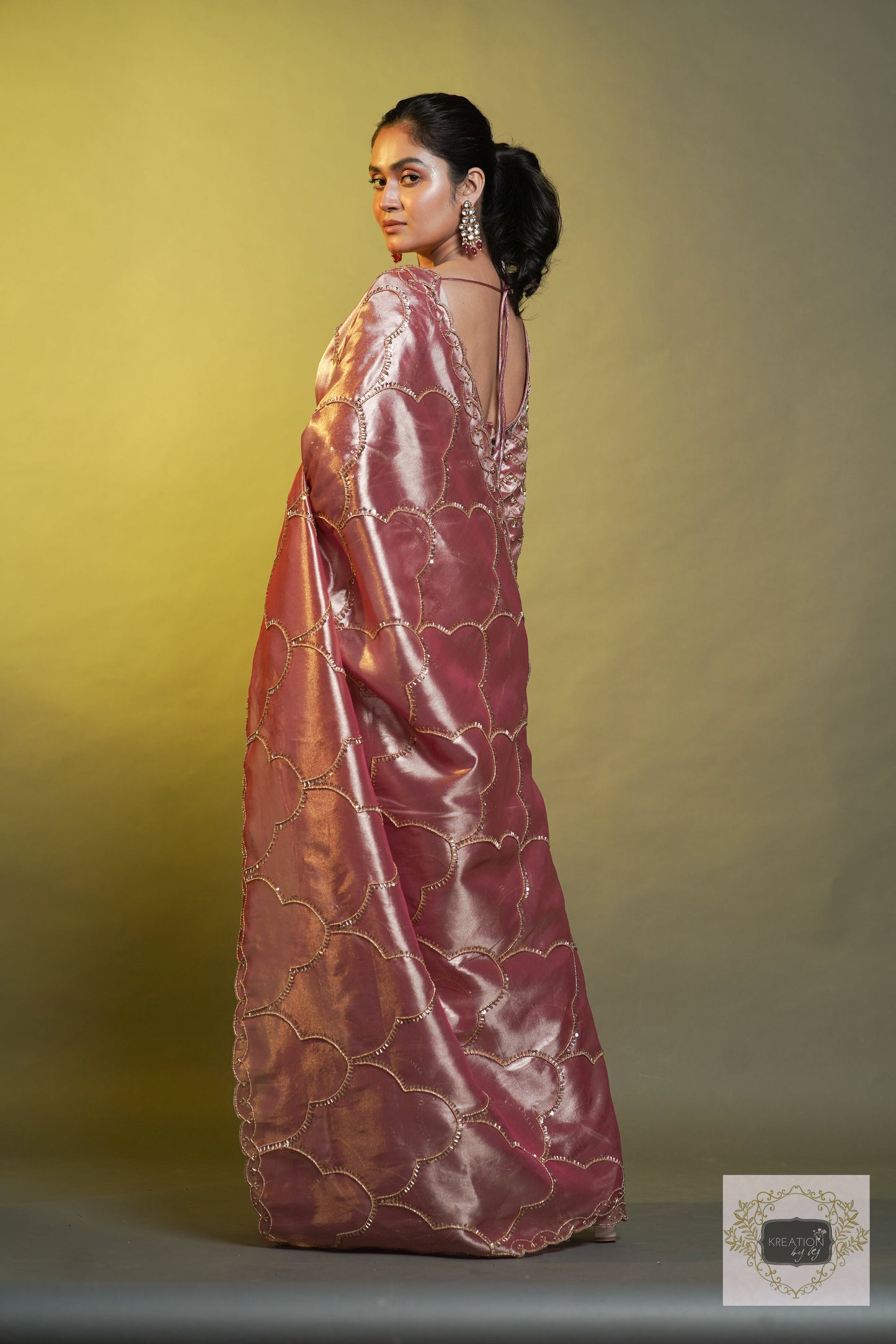Chaudhvin ka Chand Pink Tissue Saree kreationbykj