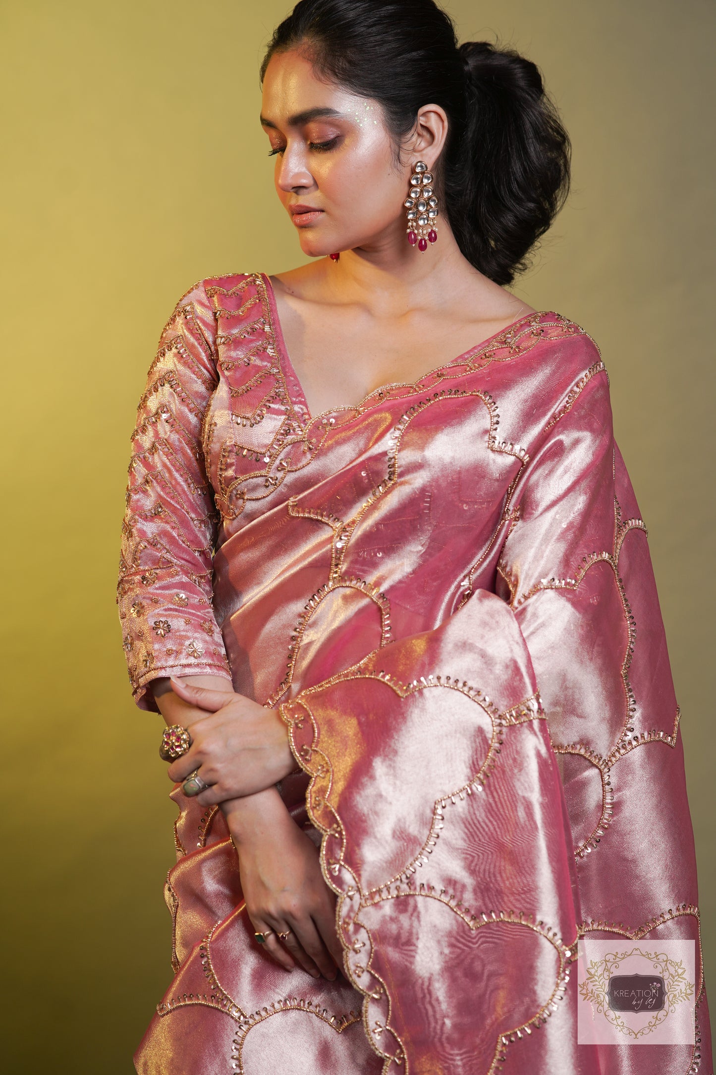 Chaudhvin ka Chand Pink Tissue Saree