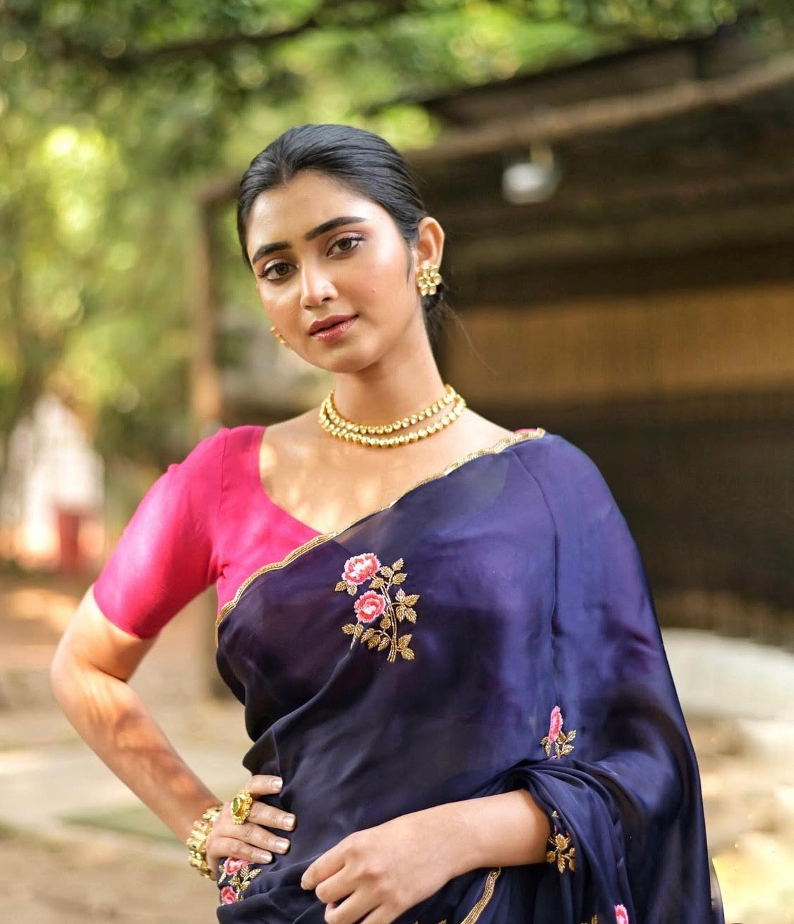 Remember the Roses Navy Blue Crepe Silk Saree