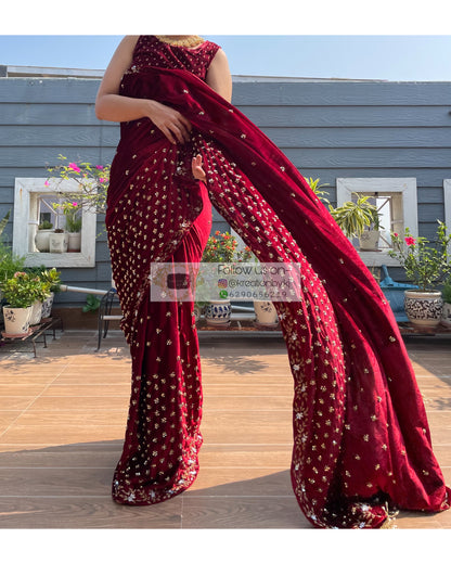 Maroon Velvet Badan pe Sitare Saree - kreationbykj